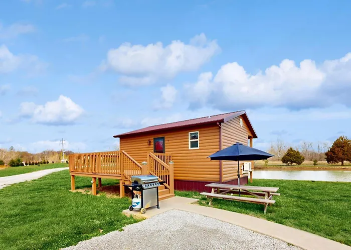 Pet Friendly! Couples Retreat In Southern Illinois Apartment