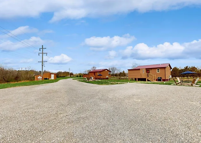 Pet Friendly! Couples Retreat In Southern Illinois Apartment