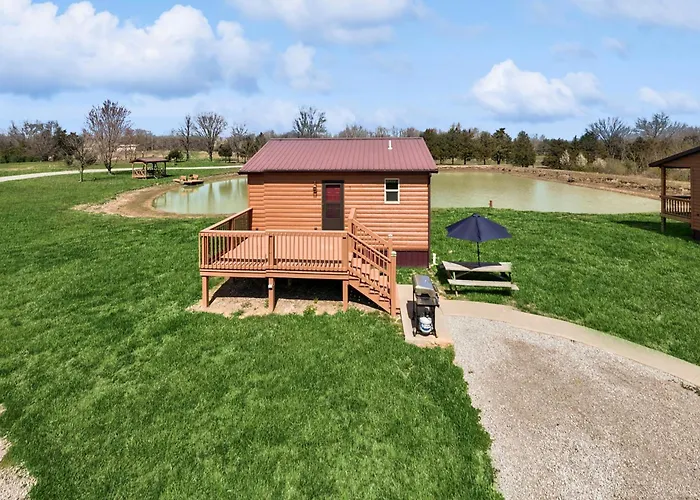 Pet Friendly! Couples Retreat In Southern Illinois Apartment